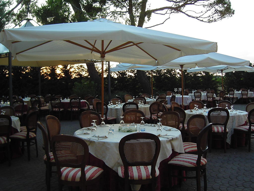 Agriturismo Antico Leccio Hotel Gioia Del Colle Luaran gambar